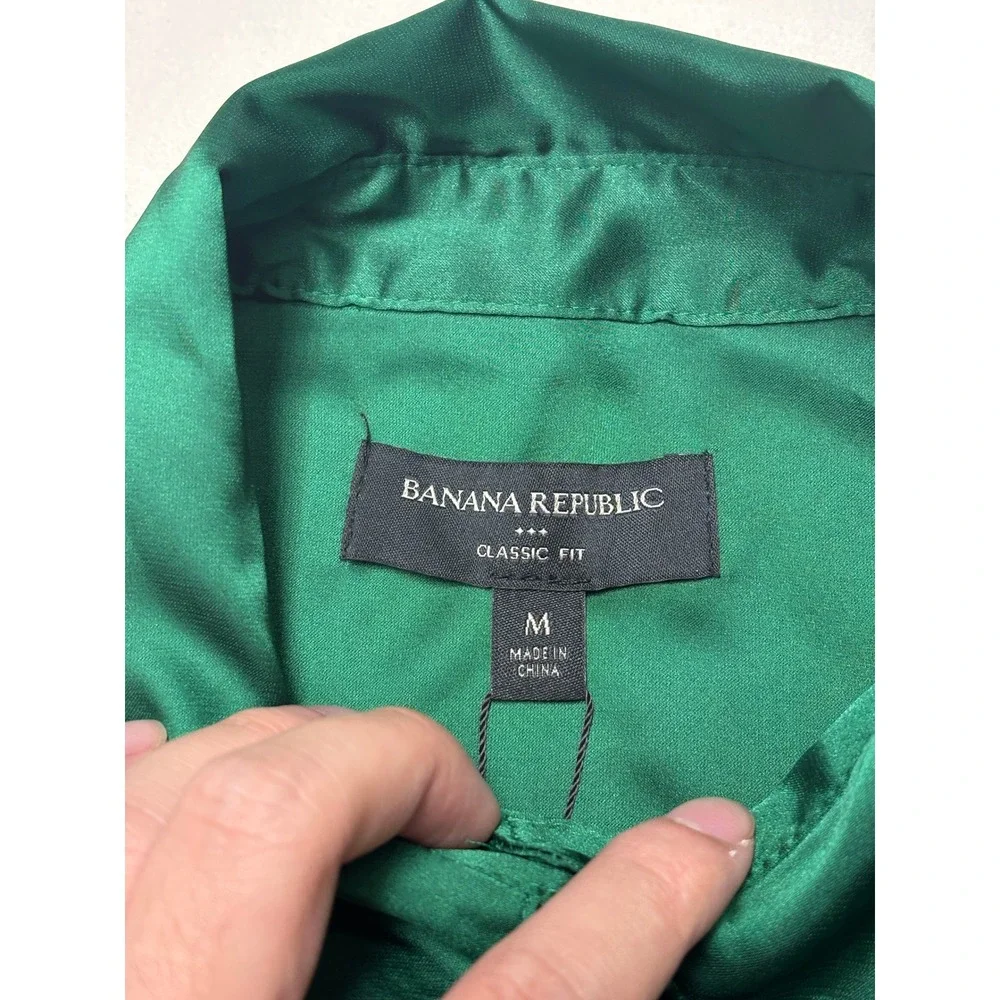 NWT Banana Republic Mens Classic Fit Emerald Green Satin Button Down Shirt M